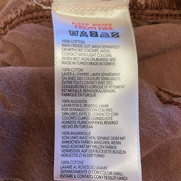 BDG URBAN OUTFITTERS elastic-waist corduroy pants; rust color; Medium - Picture 10 of 10